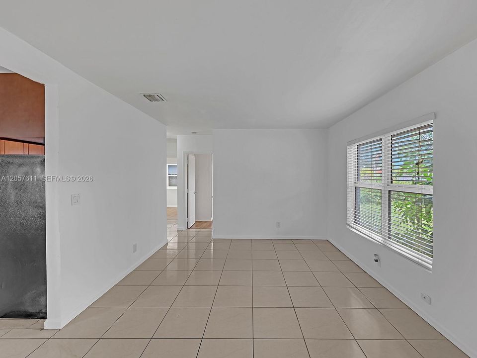 En Venta: $650,000 (3 camas, 1 baños, 1080 Pies cuadrados)