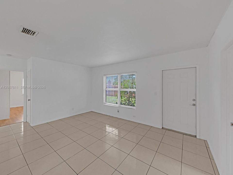 En Venta: $650,000 (3 camas, 1 baños, 1080 Pies cuadrados)