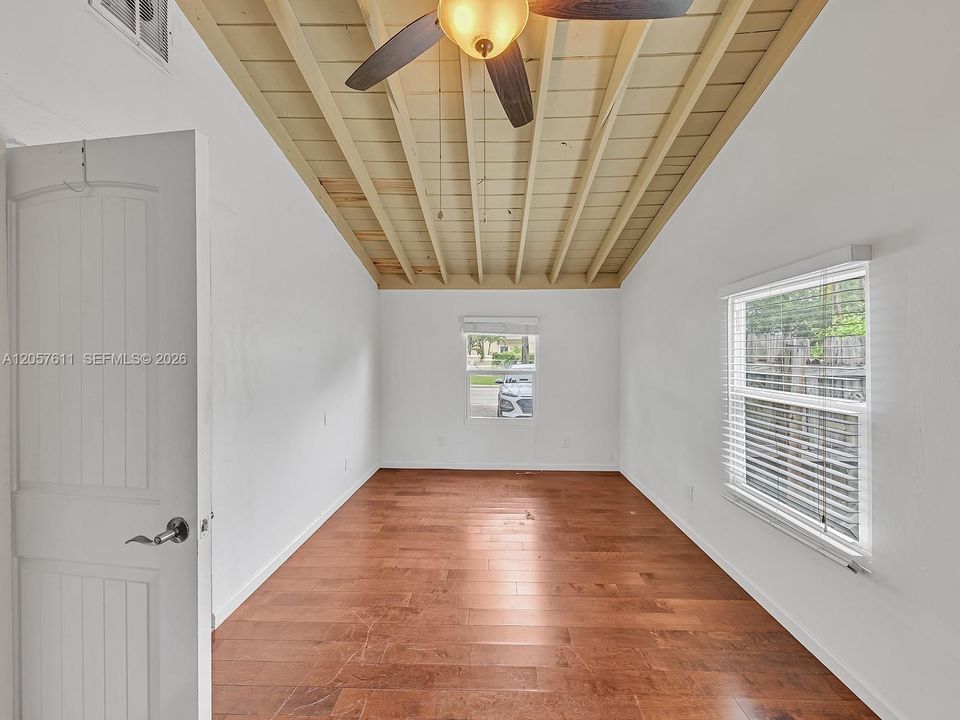 En Venta: $650,000 (3 camas, 1 baños, 1080 Pies cuadrados)