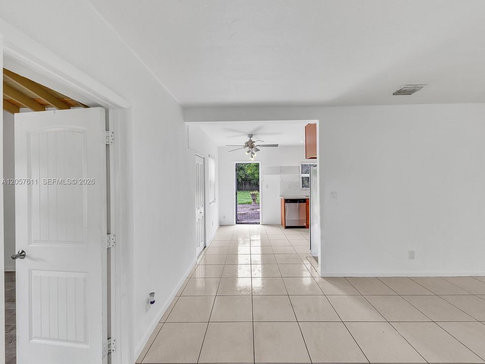 En Venta: $650,000 (3 camas, 1 baños, 1080 Pies cuadrados)
