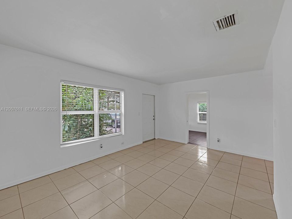 En Venta: $650,000 (3 camas, 1 baños, 1080 Pies cuadrados)