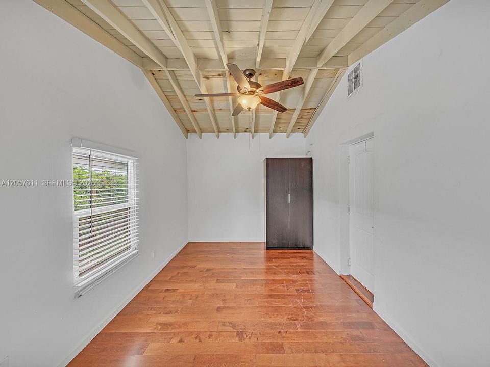 En Venta: $650,000 (3 camas, 1 baños, 1080 Pies cuadrados)