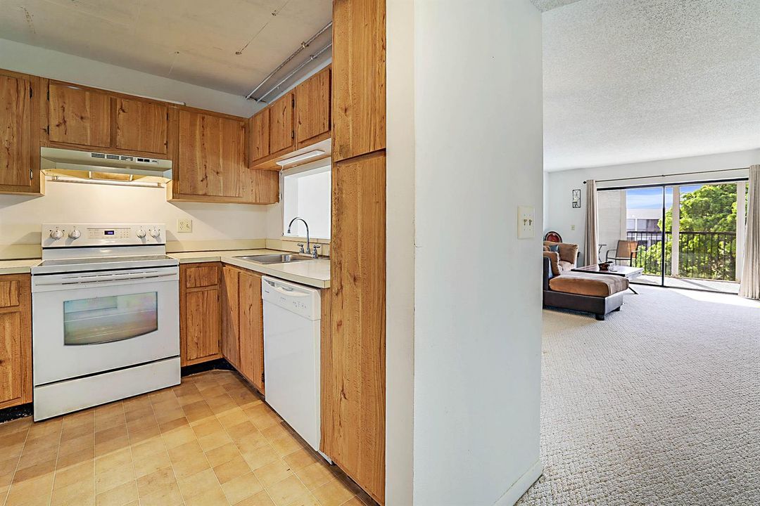 6475 West Oakland Park Blvd #505 -11