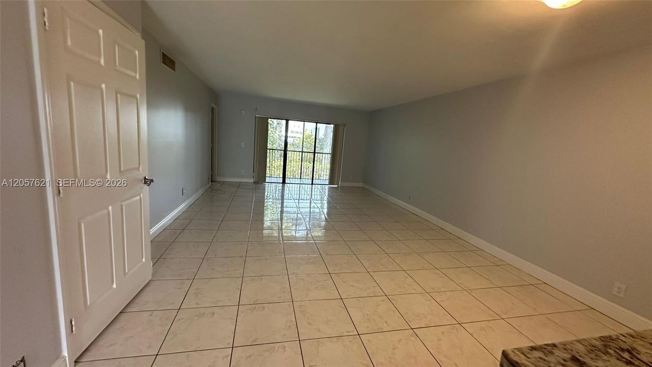 В аренду: $2,650 (2 спален, 2 ванн, 1220 Квадратных фут)