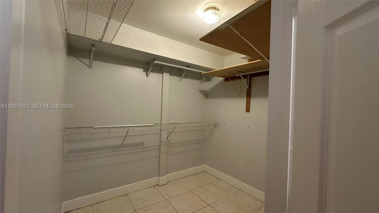 В аренду: $2,650 (2 спален, 2 ванн, 1220 Квадратных фут)
