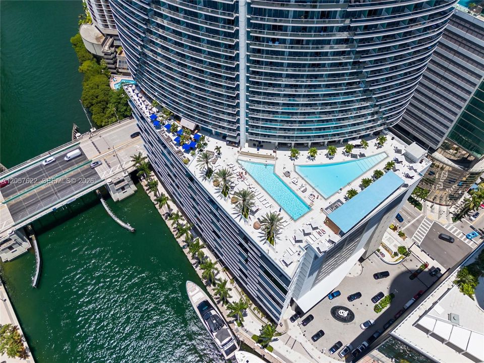 For Rent: $6,250 (2 beds, 2 baths, 1255 Square Feet)