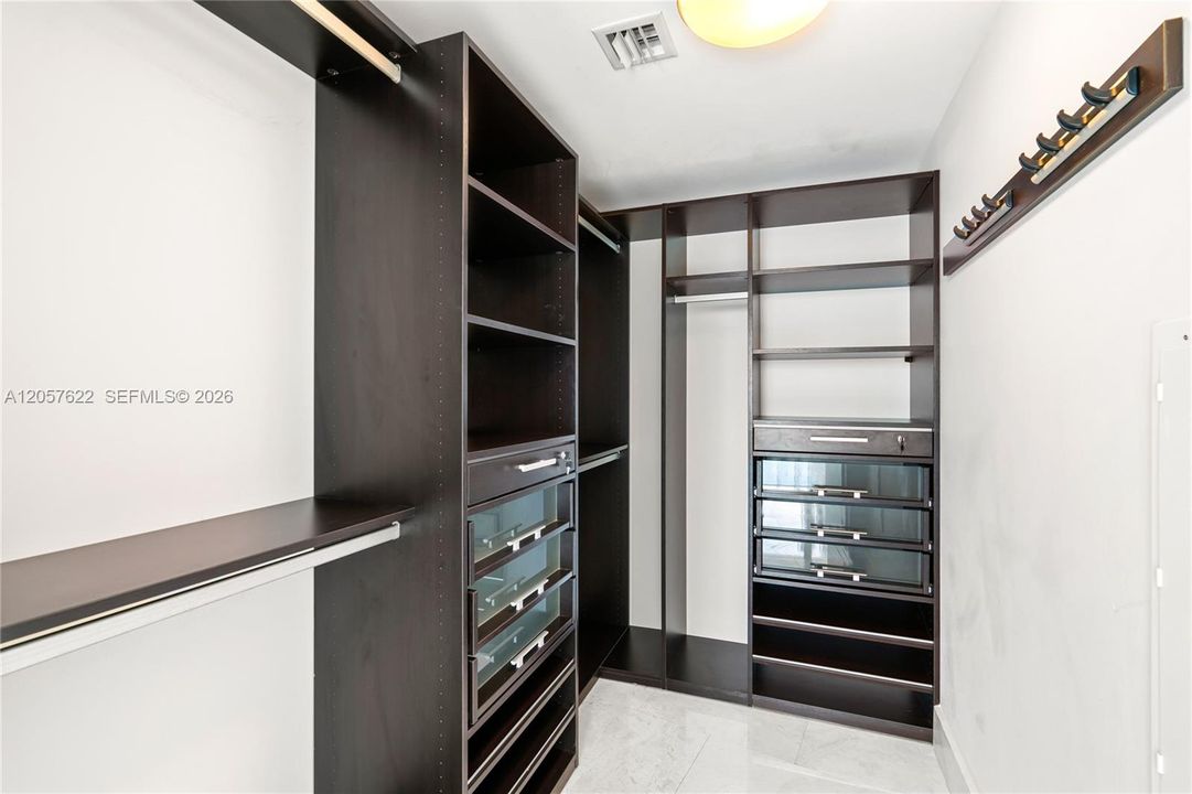 For Rent: $6,250 (2 beds, 2 baths, 1255 Square Feet)