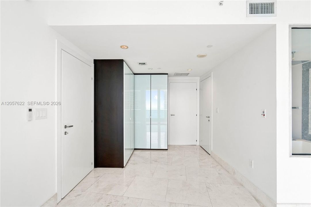 For Rent: $6,250 (2 beds, 2 baths, 1255 Square Feet)