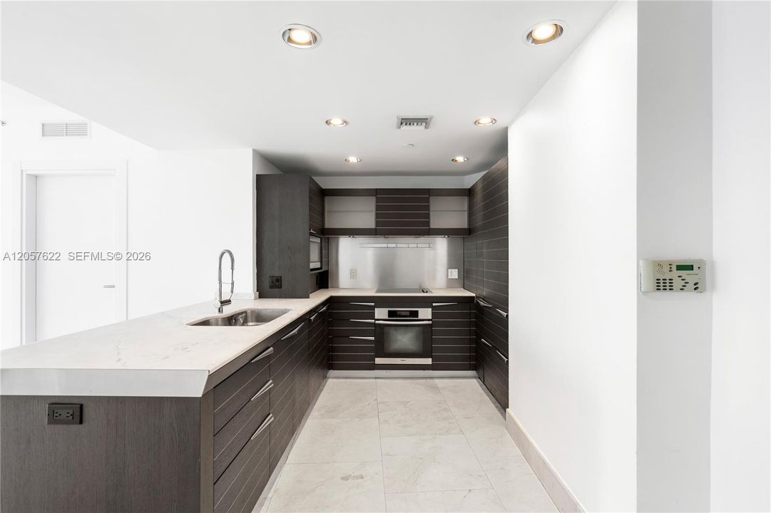 For Rent: $6,250 (2 beds, 2 baths, 1255 Square Feet)