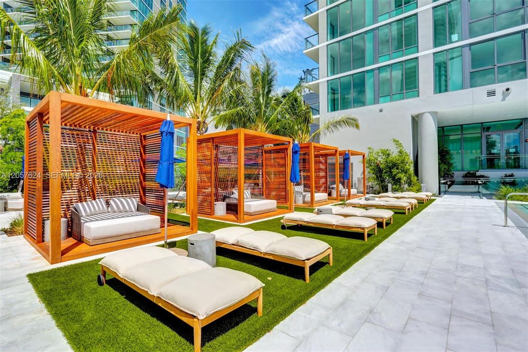 For Rent: $42,000 (6 beds, 6 baths, 4549 Square Feet)