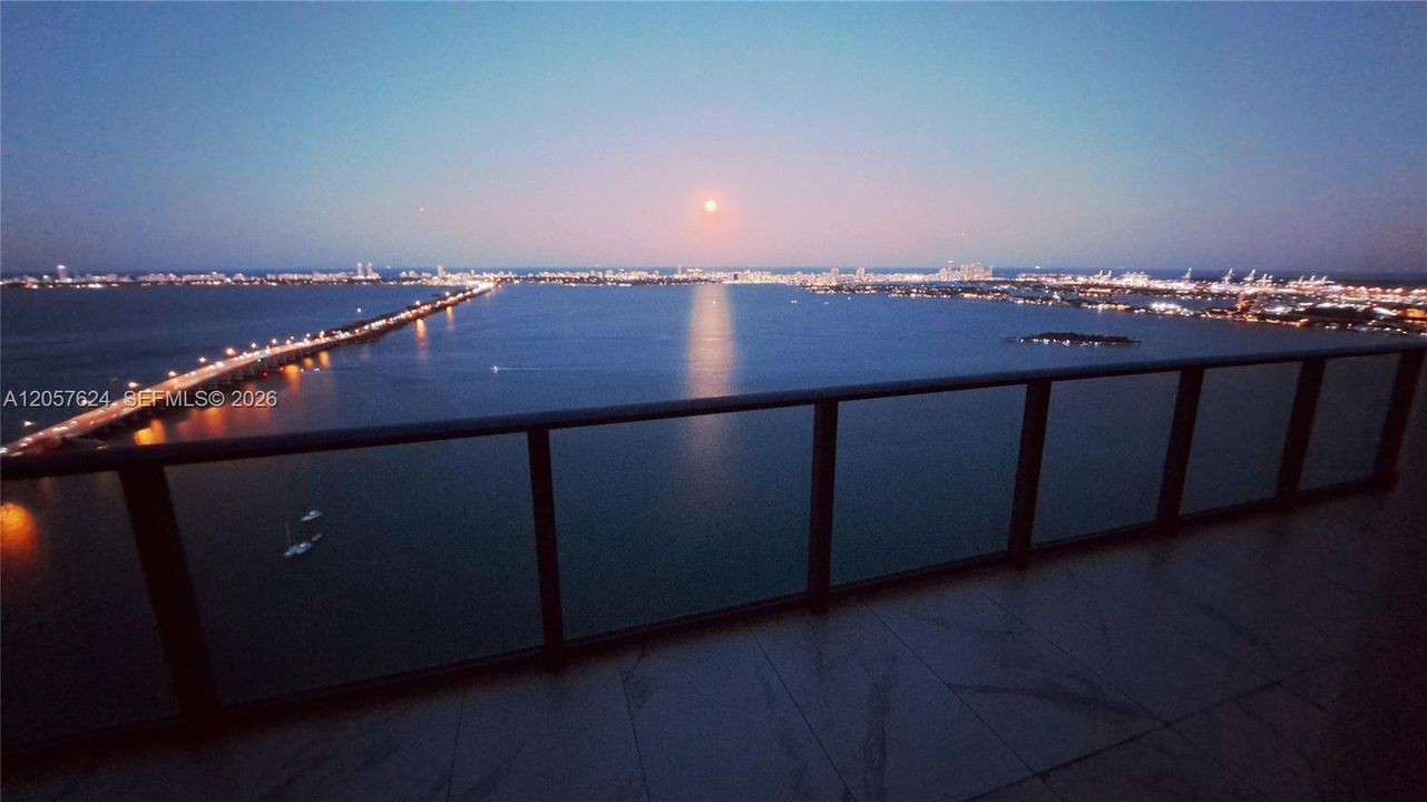 For Rent: $42,000 (6 beds, 6 baths, 4549 Square Feet)