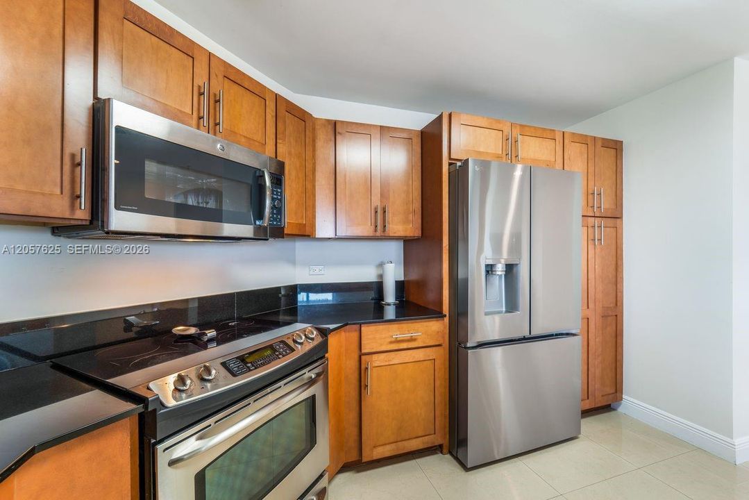 For Sale: $499,000 (2 beds, 2 baths, 1518 Square Feet)