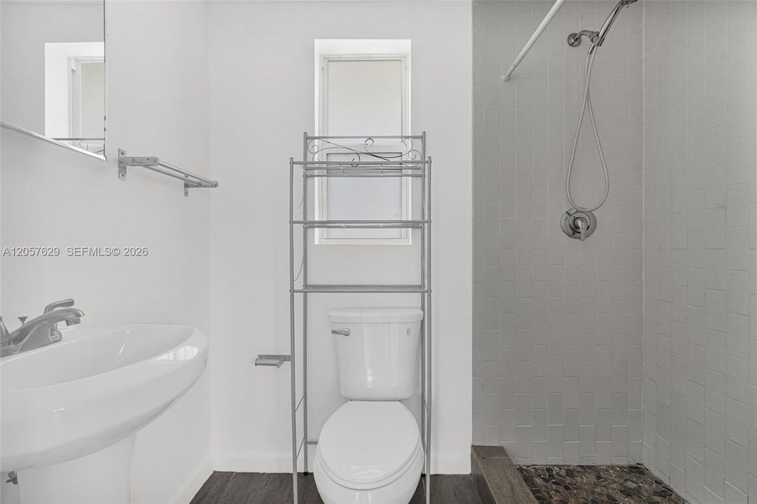 В аренду: $1,650 (0 спален, 1 ванн, 6854 Квадратных фут)