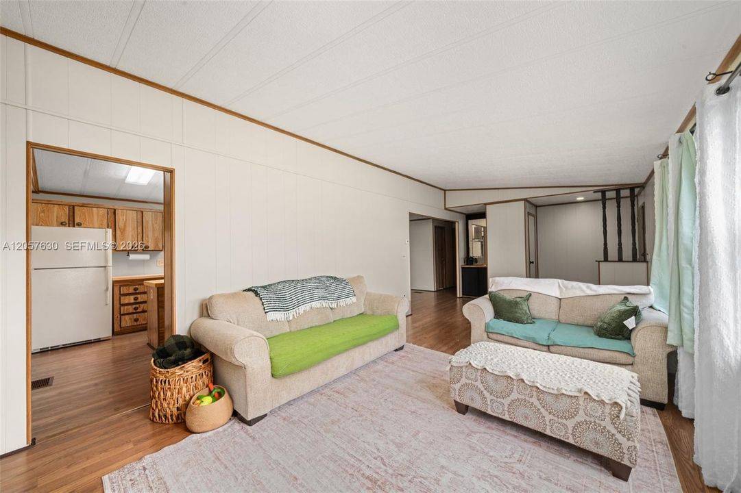 For Sale: $209,900 (3 beds, 2 baths, 1440 Square Feet)