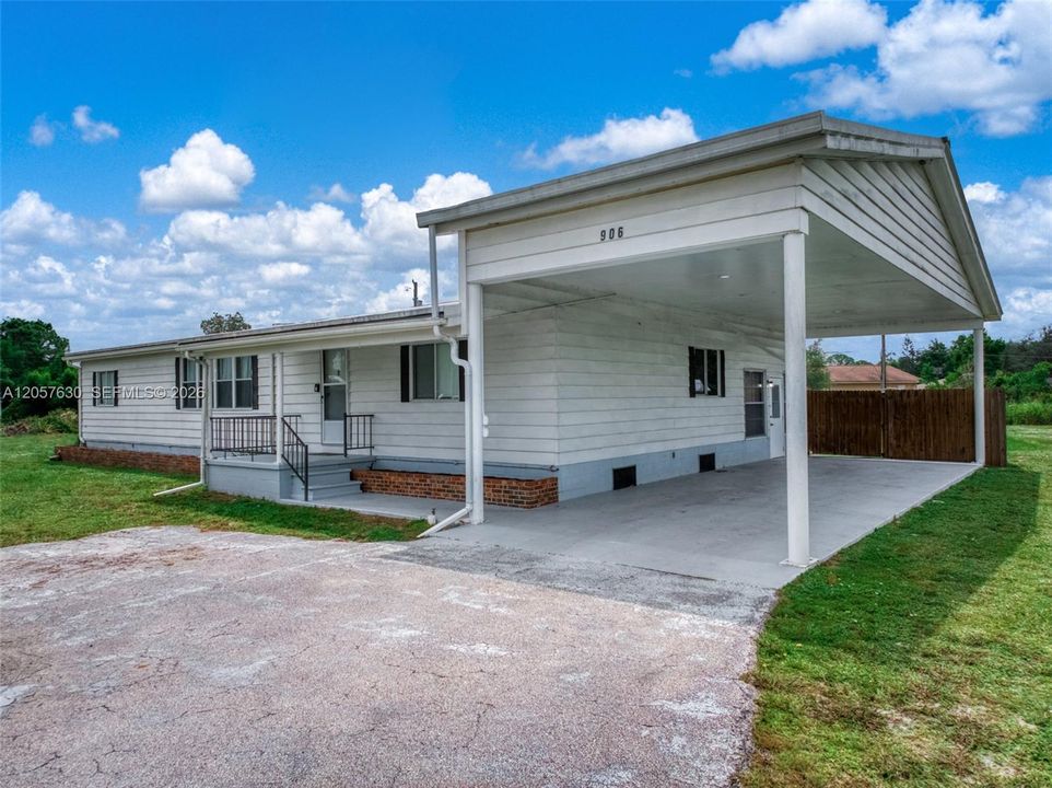For Sale: $209,900 (3 beds, 2 baths, 1440 Square Feet)