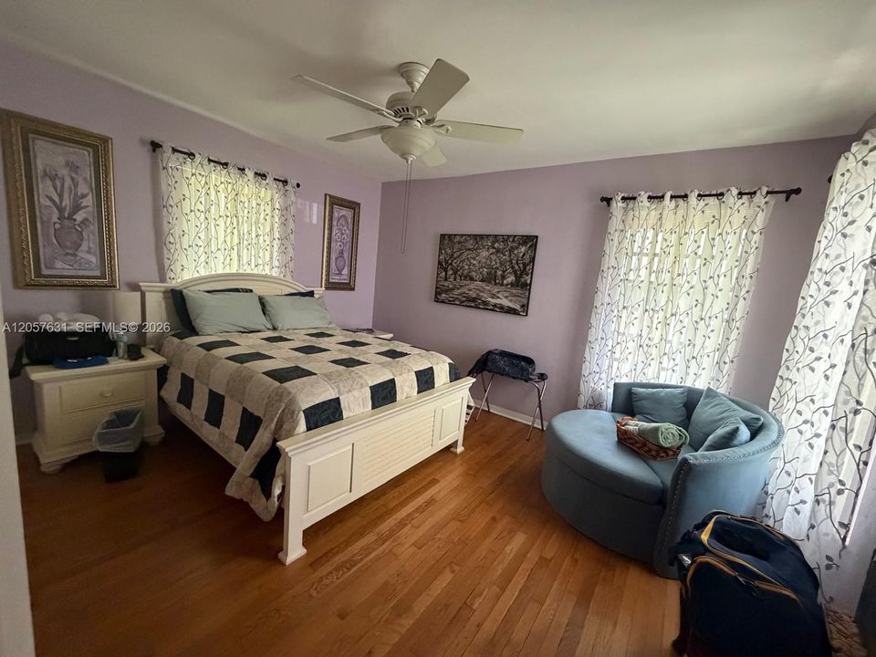 В аренду: $2,600 (2 спален, 1 ванн, 1550 Квадратных фут)