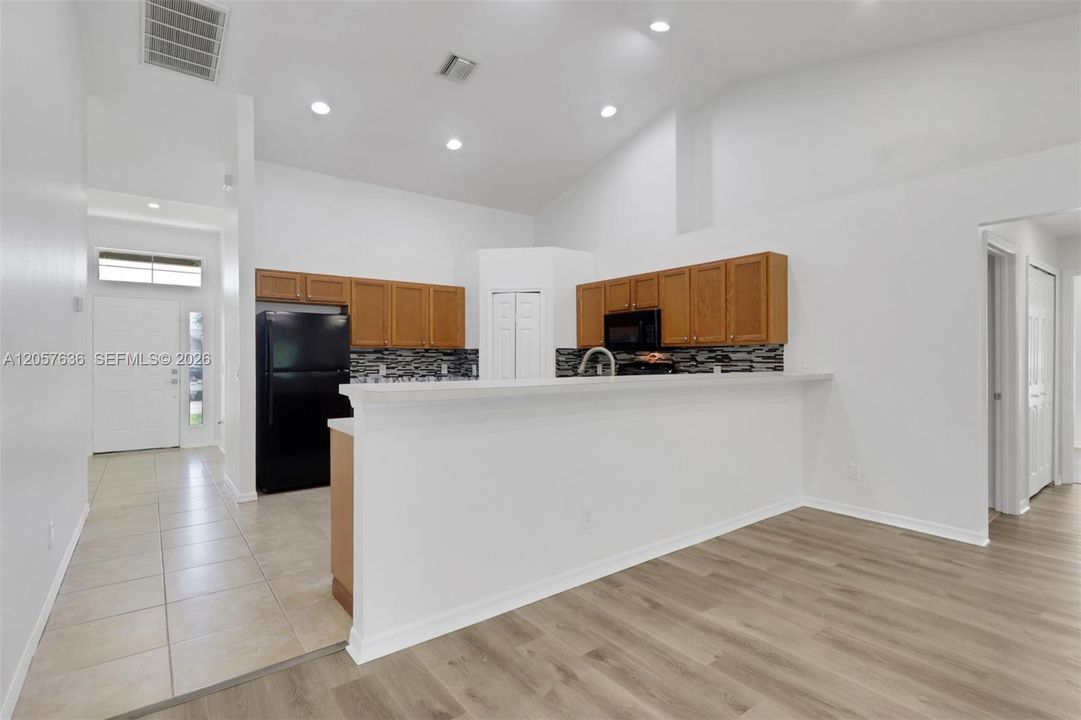 В аренду: $2,650 (3 спален, 2 ванн, 0 Квадратных фут)