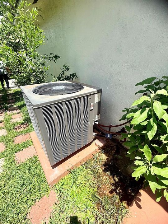 AC UNIT
