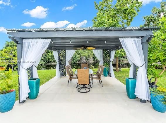 На продажу: $560,000 (3 спален, 2 ванн, 1217 Квадратных фут)