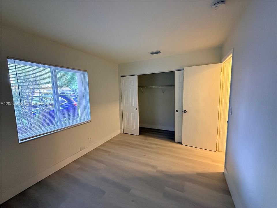 For Rent: $2,100 (2 beds, 2 baths, 4017 Square Feet)