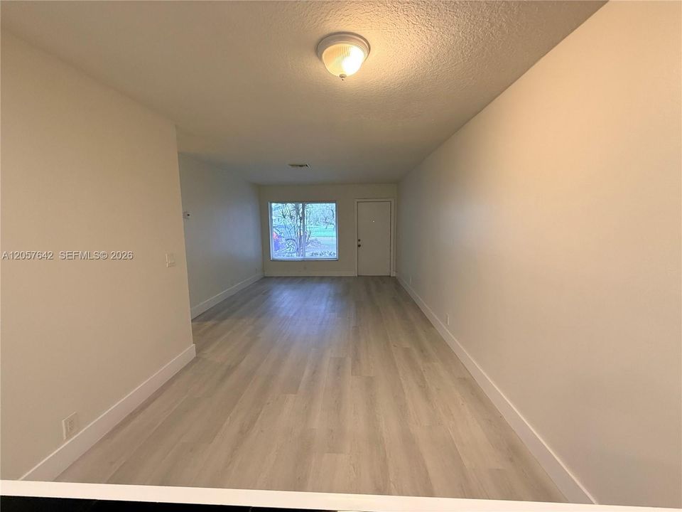 For Rent: $2,100 (2 beds, 2 baths, 4017 Square Feet)