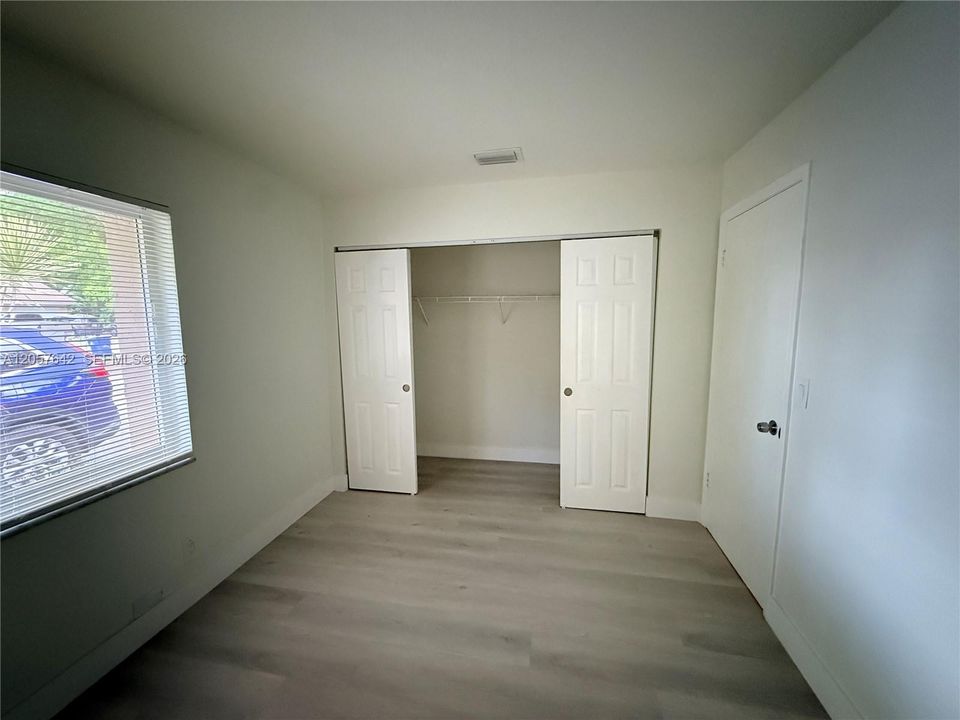For Rent: $2,100 (2 beds, 2 baths, 4017 Square Feet)