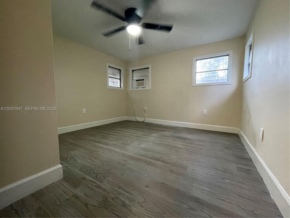 В аренду: $2,200 (3 спален, 2 ванн, 711 Квадратных фут)