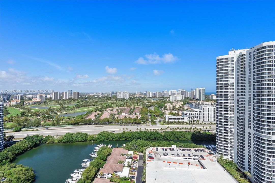 For Rent: $3,250 (2 beds, 2 baths, 1181 Square Feet)