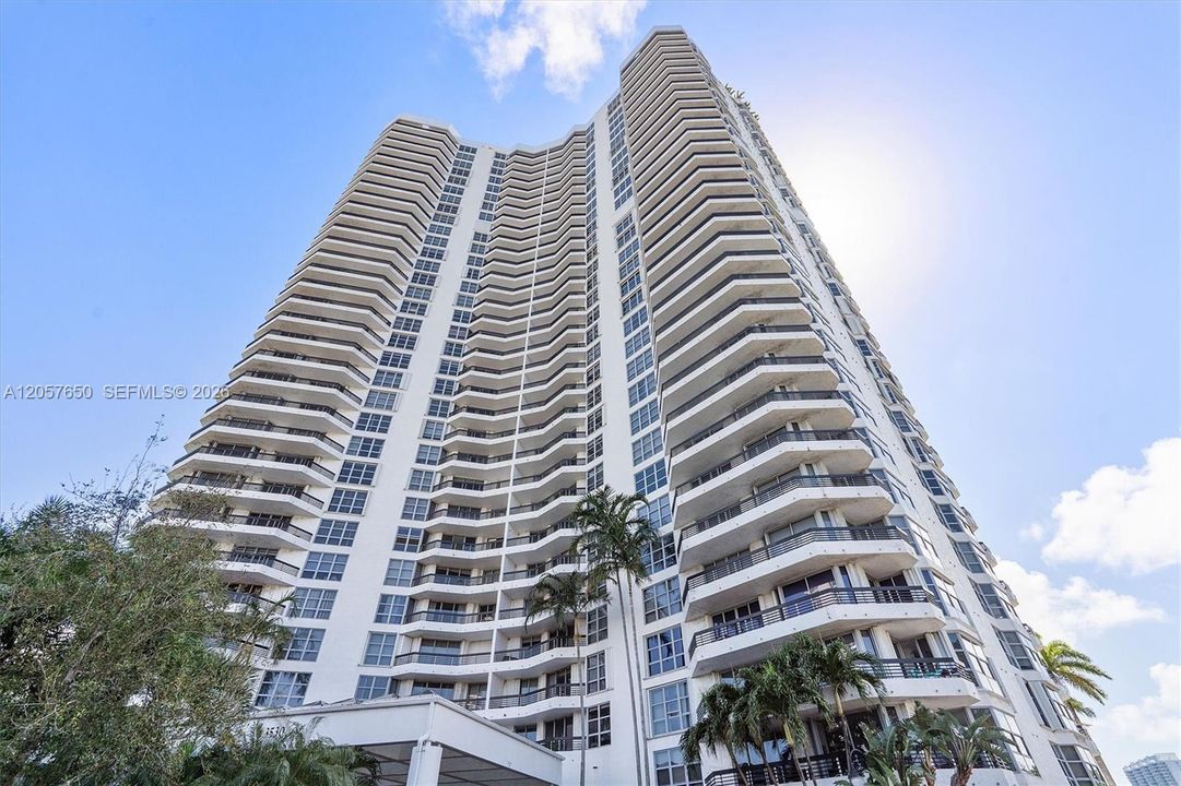 For Rent: $3,250 (2 beds, 2 baths, 1181 Square Feet)