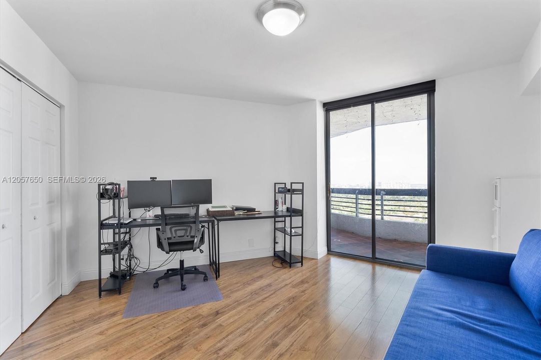 For Rent: $3,250 (2 beds, 2 baths, 1181 Square Feet)