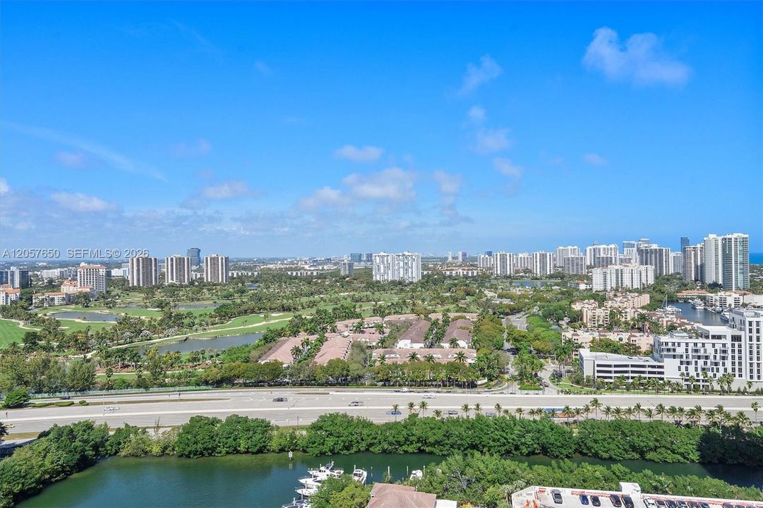 For Rent: $3,250 (2 beds, 2 baths, 1181 Square Feet)