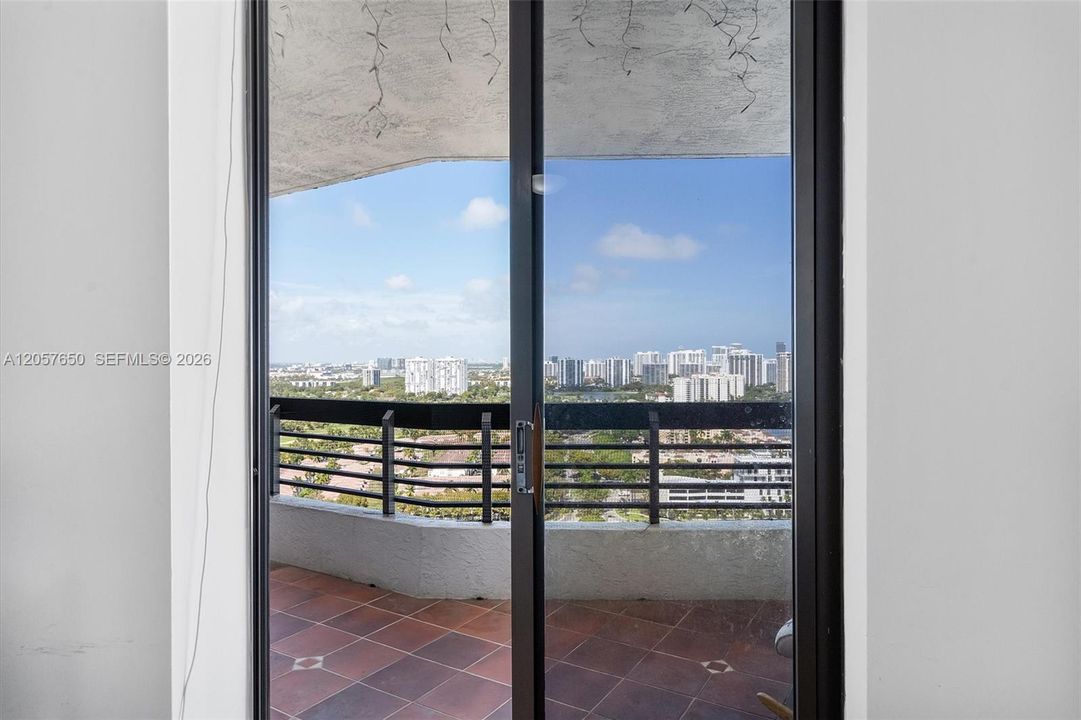 For Rent: $3,250 (2 beds, 2 baths, 1181 Square Feet)