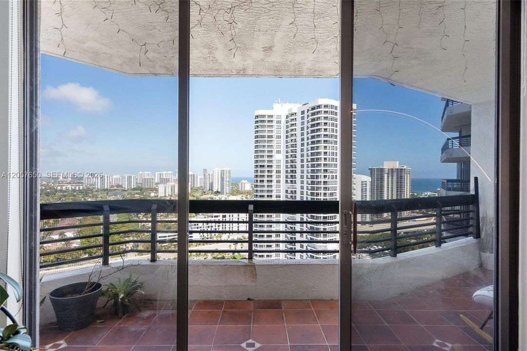 For Rent: $3,250 (2 beds, 2 baths, 1181 Square Feet)