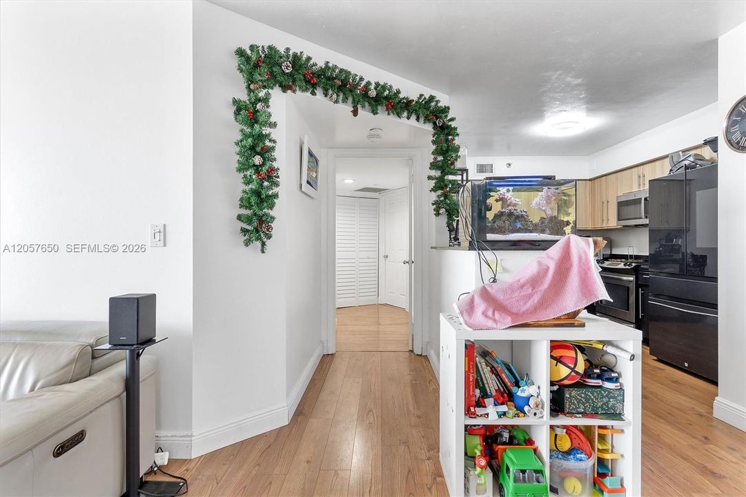 For Rent: $3,250 (2 beds, 2 baths, 1181 Square Feet)