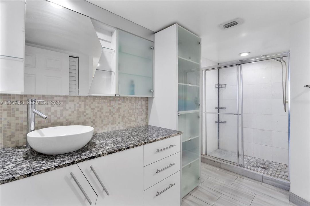 For Rent: $3,250 (2 beds, 2 baths, 1181 Square Feet)