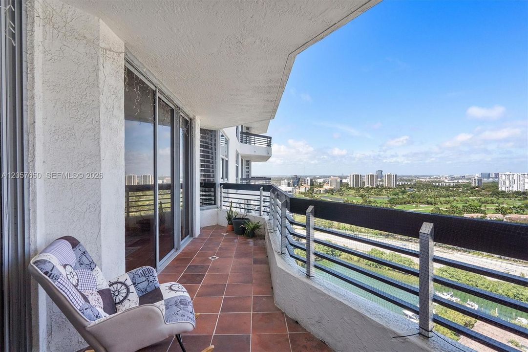 For Rent: $3,250 (2 beds, 2 baths, 1181 Square Feet)