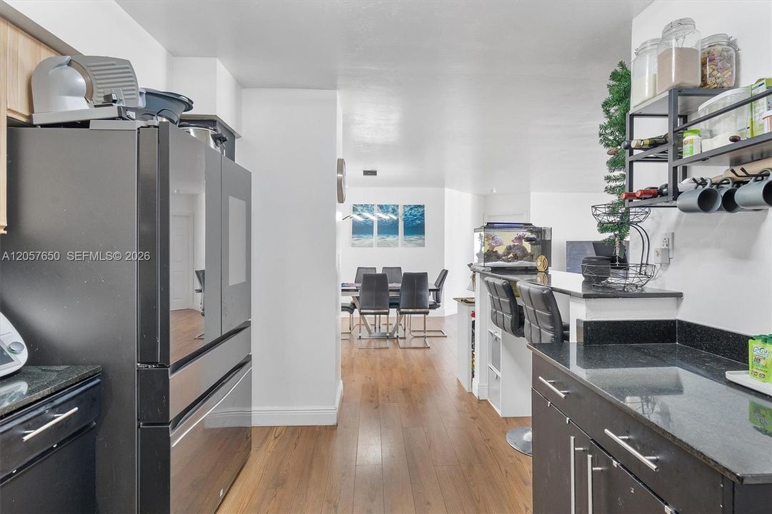 For Rent: $3,250 (2 beds, 2 baths, 1181 Square Feet)
