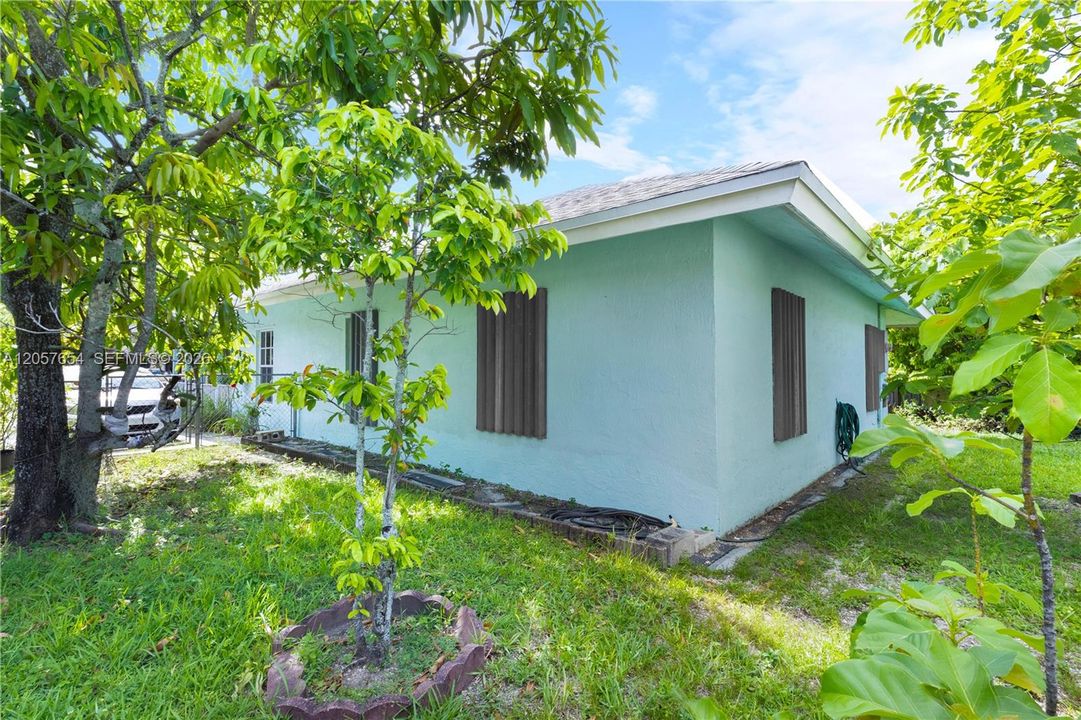 En Venta: $395,000 (3 camas, 2 baños, 1240 Pies cuadrados)
