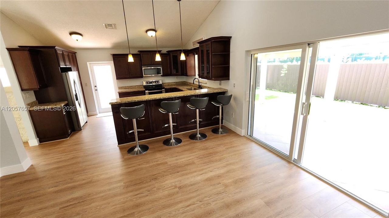 На продажу: $719,900 (3 спален, 2 ванн, 1810 Квадратных фут)