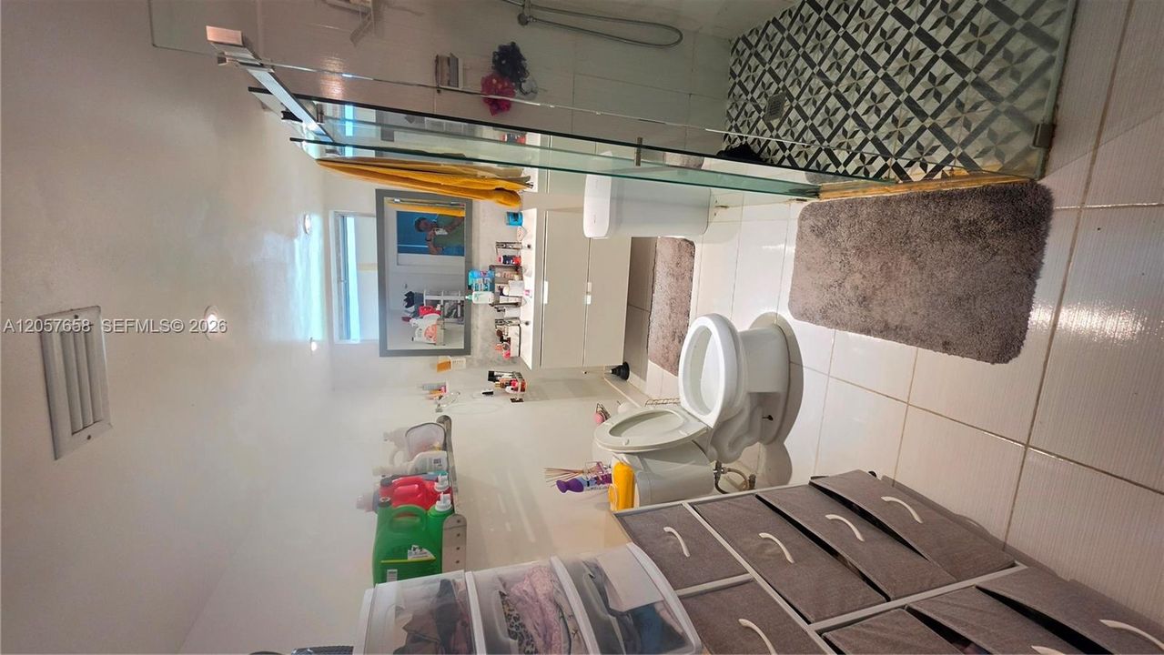 На продажу: $175,000 (1 спален, 1 ванн, 1036 Квадратных фут)