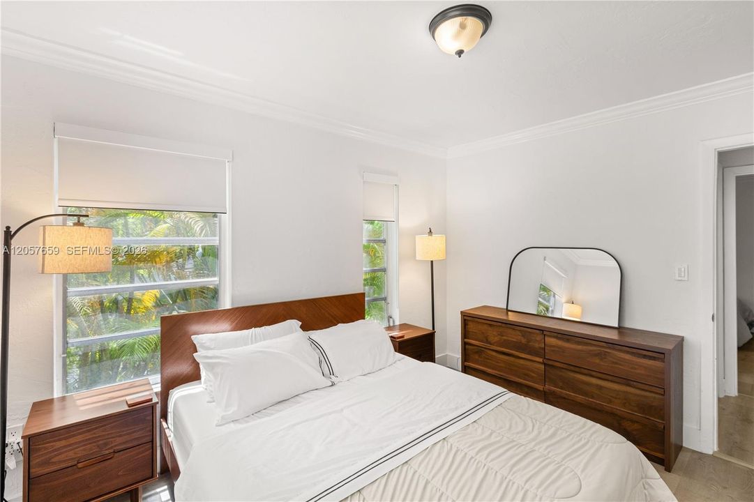 For Sale: $358,000 (2 beds, 2 baths, 805 Square Feet)