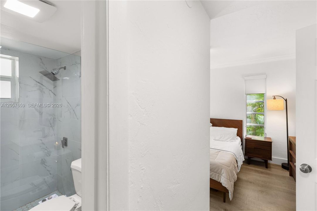 For Sale: $358,000 (2 beds, 2 baths, 805 Square Feet)