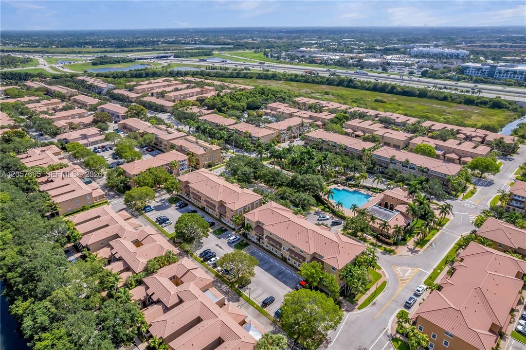 На продажу: $360,000 (3 спален, 2 ванн, 1318 Квадратных фут)