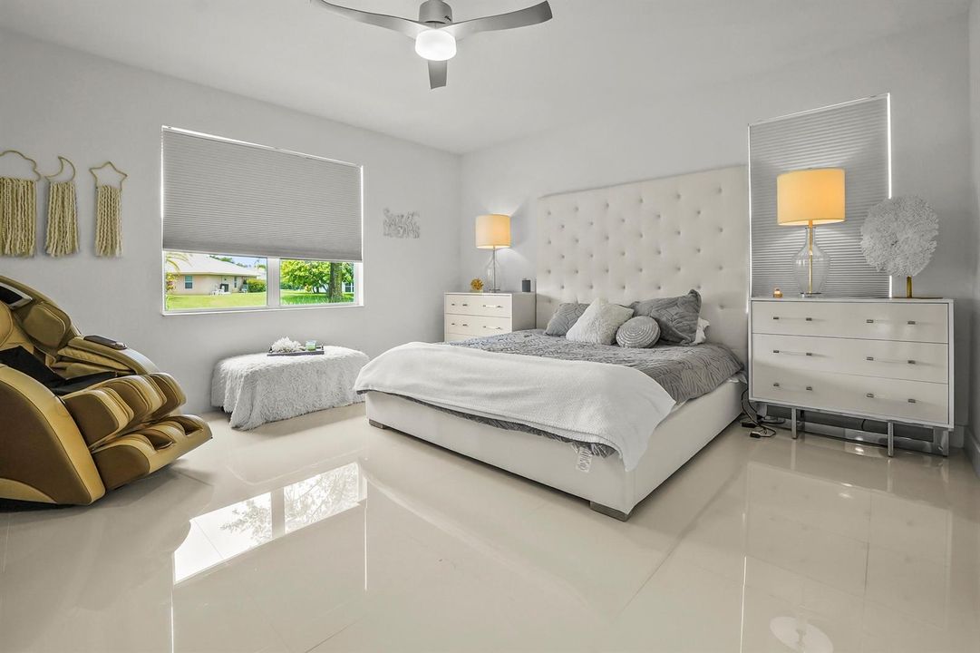 22 Bedroom 01