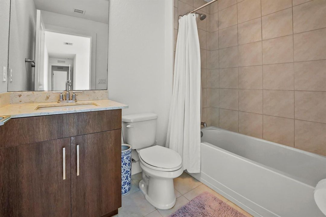47 Bathroom 01