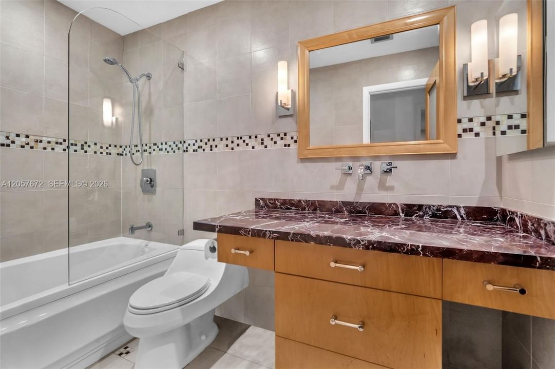 На продажу: $650,000 (3 спален, 2 ванн, 1850 Квадратных фут)