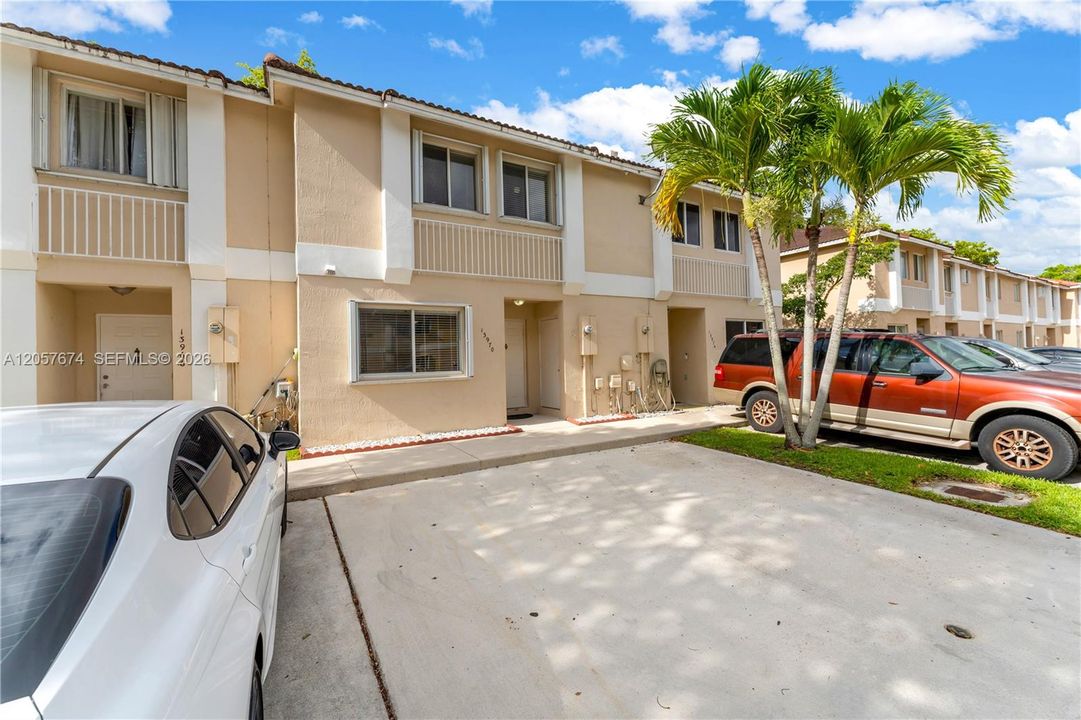 For Sale: $425,000 (3 beds, 2 baths, 1462 Square Feet)
