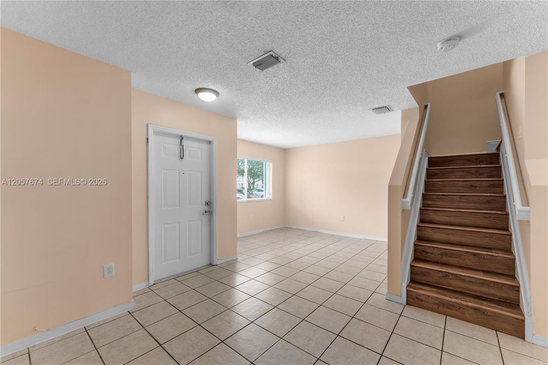 For Sale: $425,000 (3 beds, 2 baths, 1462 Square Feet)