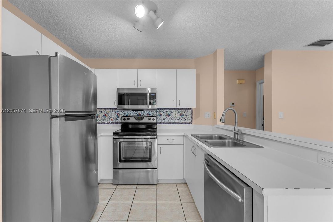 For Sale: $425,000 (3 beds, 2 baths, 1462 Square Feet)