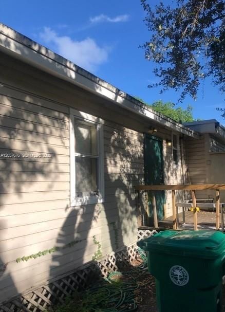 For Sale: $699,000 (4 beds, 2 baths, 1309 Square Feet)